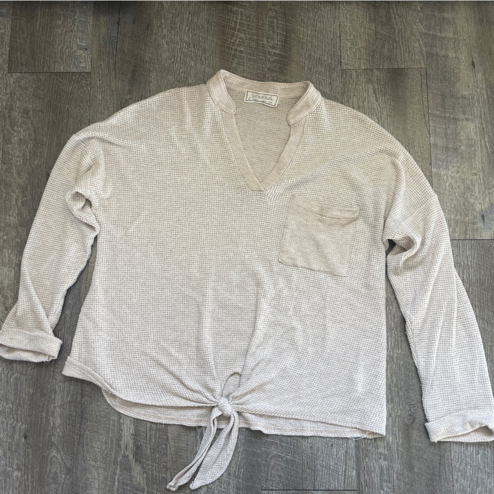 Elegant Sinuous Beige Long Sleeve Tie-Front Top‎ size medium